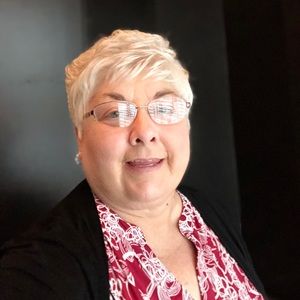 Meet your Posher, Denise